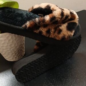 Leopard Print Fuzzy Women's Slippers